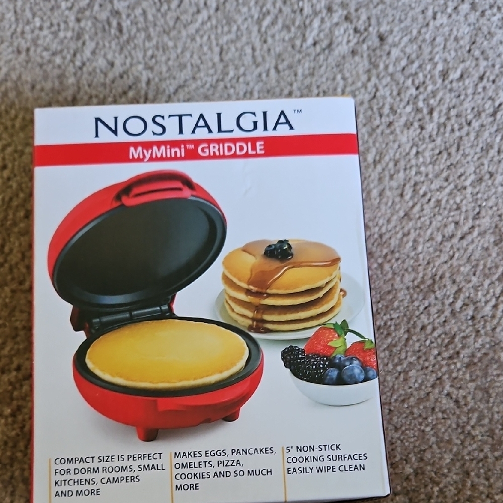 Nostalgia MyMini Red Griddle